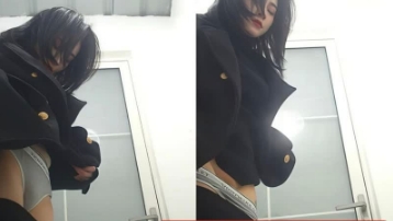 申雪倩厕所偷拍-4.png 申雪倩厕所偷拍-4.png